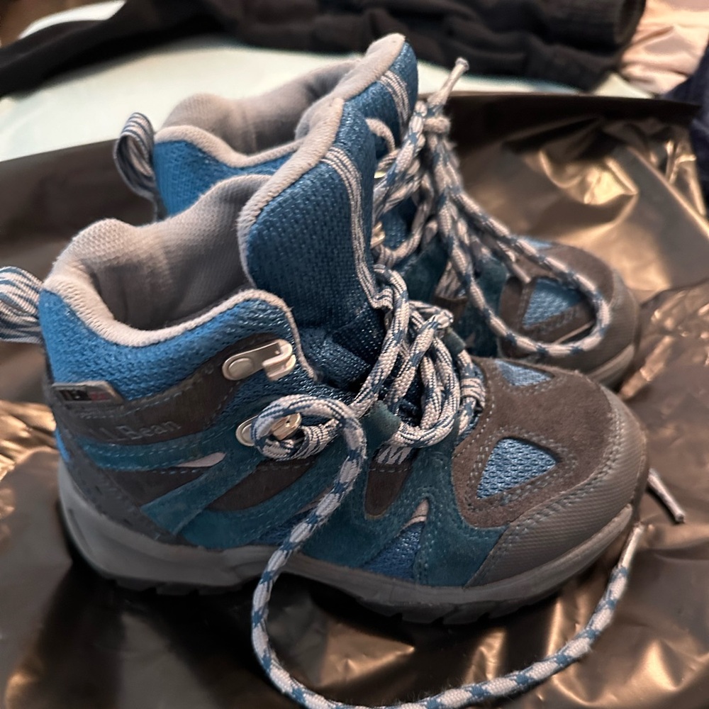 LL Bean Kids hiking shoes size 13
